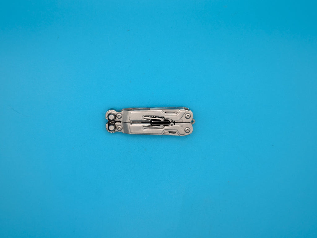 SOG PowerPint Tool Compact Lightweight Silver Multi-Tool!