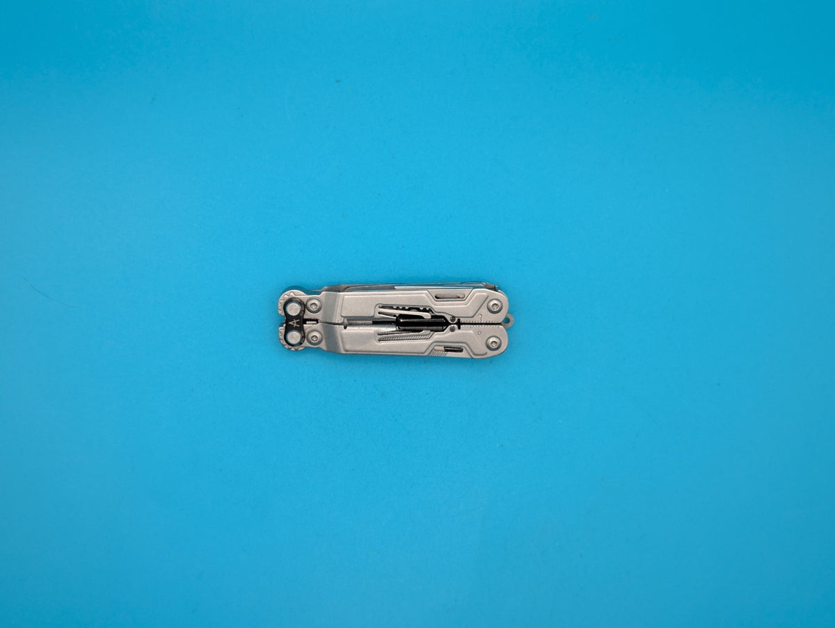 SOG PowerPint Tool Compact Lightweight Silver Multi-Tool!