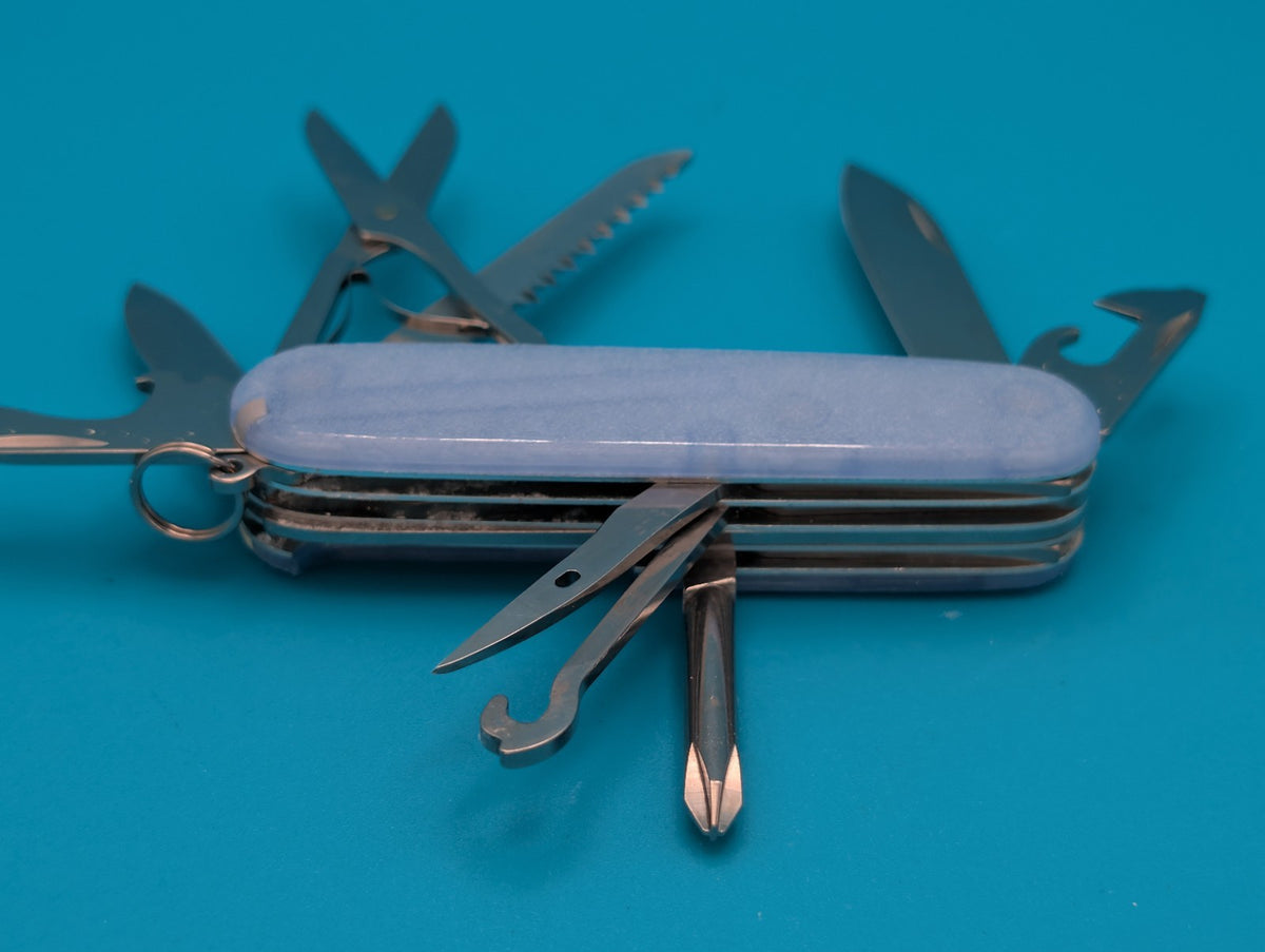 CUSTOM VICTORINOX FIELDMASTER GLOW IN THE DARK FIREFLY BLUE SWISS ARMY KNIFE!