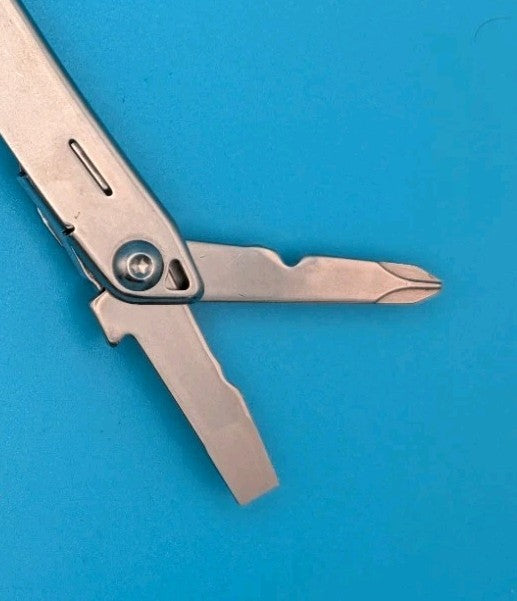 LEATHERMAN WINGMAN MULTI-TOOL! FAST SHIPPING!