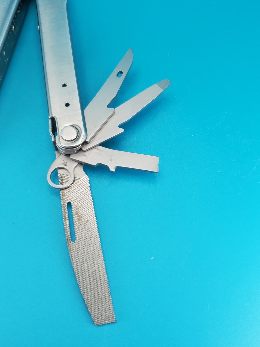 LEATHERMAN Bond Multitool, Stainless Steel Everyday Tool!