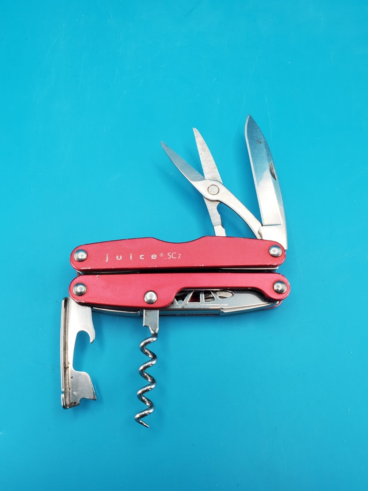 Leatherman Juice SC2 Red Retired Knife Multi Tool! RARE!