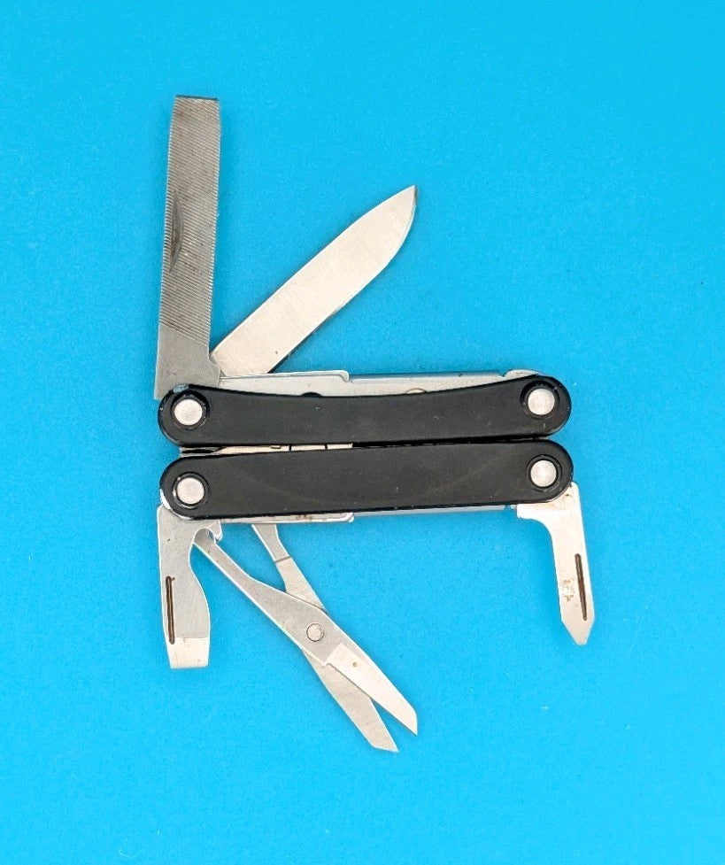 Leatherman SQUIRT PS4 Multi-Tool With Pliers Scissors Knife BLACK!