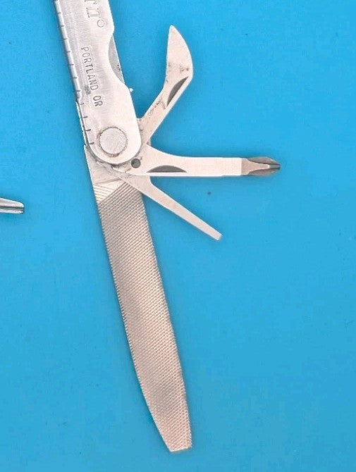 Leatherman PST 2 Multi Tool! 02/99 date stamp! Fast Shipping! With Sheath! *CAD*
