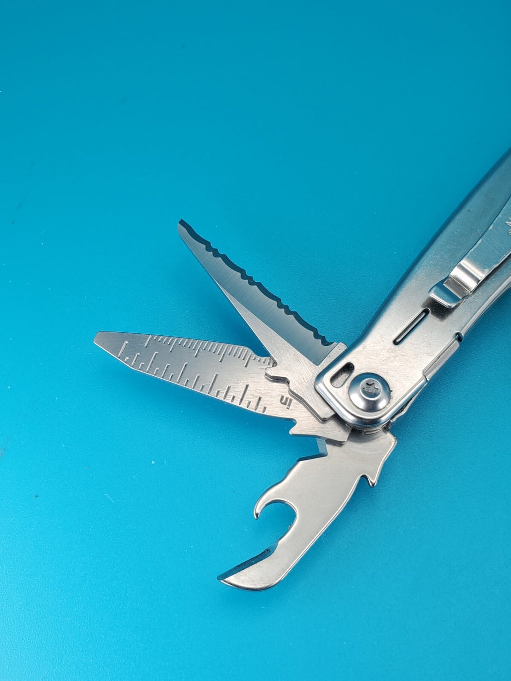 Leatherman Sidekick Multi-Tool, Knife, Pliers, Saw, Stainless! WITH SHEATH!