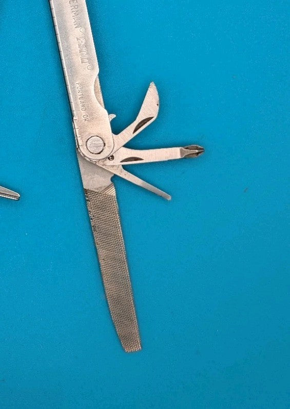 Leatherman PST 2 Multi Tool, 03/01 Date Stamp