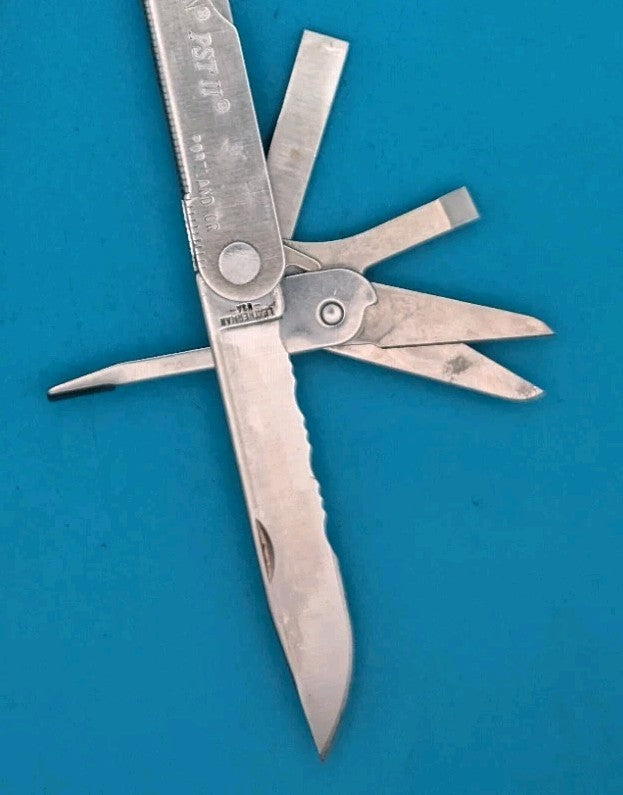 Leatherman PST 2 Multi Tool! 05/00 date stamp! Fast Shipping!