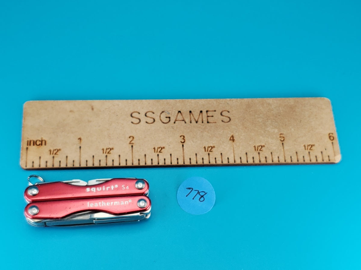 Leatherman Squirt S4 Multi-Tool, Key Ring, Retired, Red