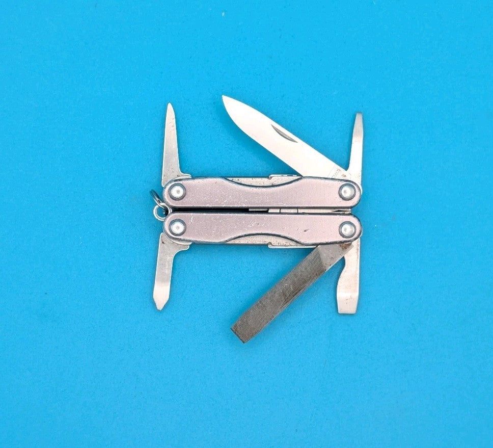 Leatherman Squirt P4 Multi-Tool, Key Ring, Retired, GRAY!