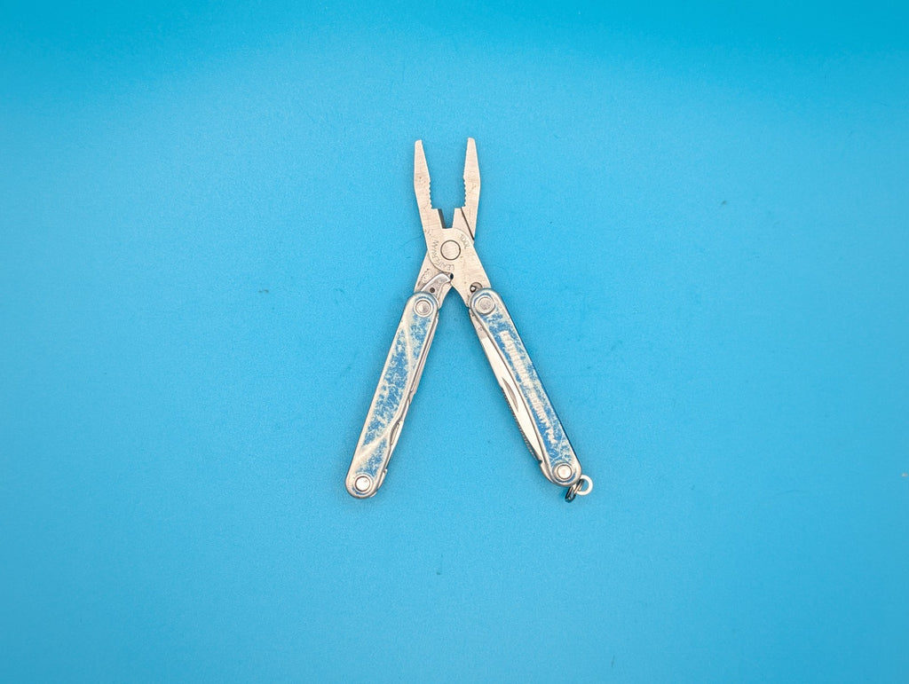 Leatherman SQUIRT PS4 Multi-Tool With Pliers Scissors Knife BLUE!