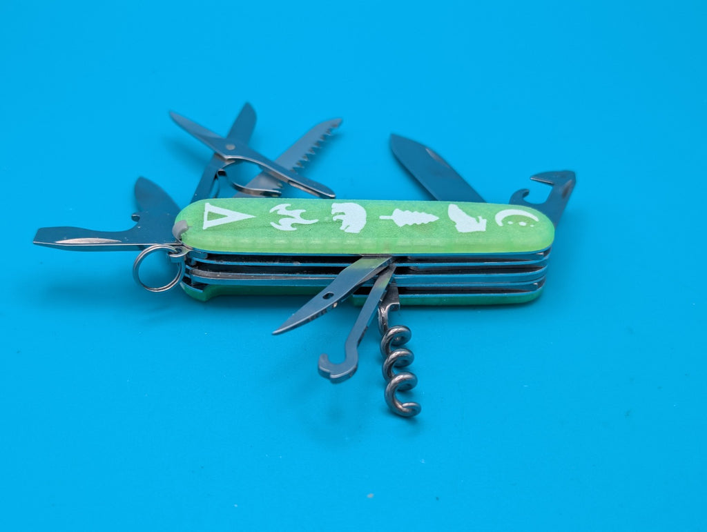Victorinox Huntsman Firefly Green Glow in the Dark Swiss Army Knife Multi Tool!