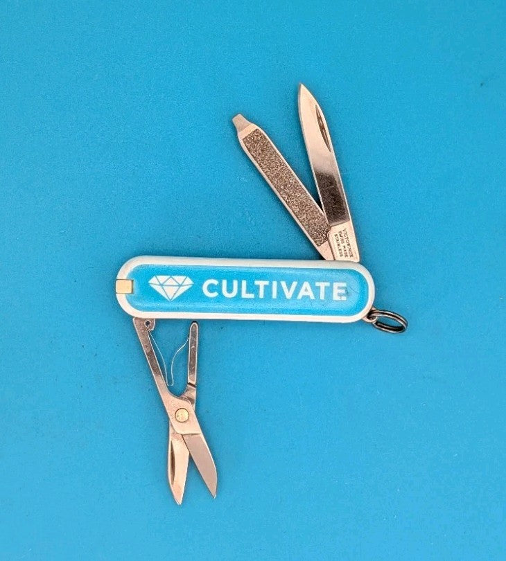 Victorinox Classic Swiss Army Knife Multi Tool! Diamond Cultivate! 58mm