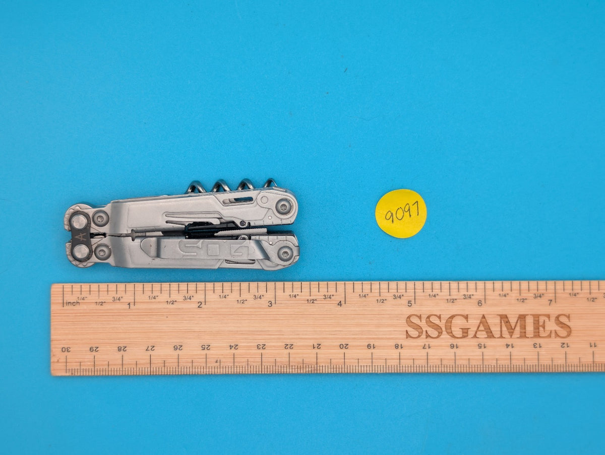 SOG Powerlitre Screwdriver Corkscrew Needlenose Pliers Knife Multi Tool! Silver