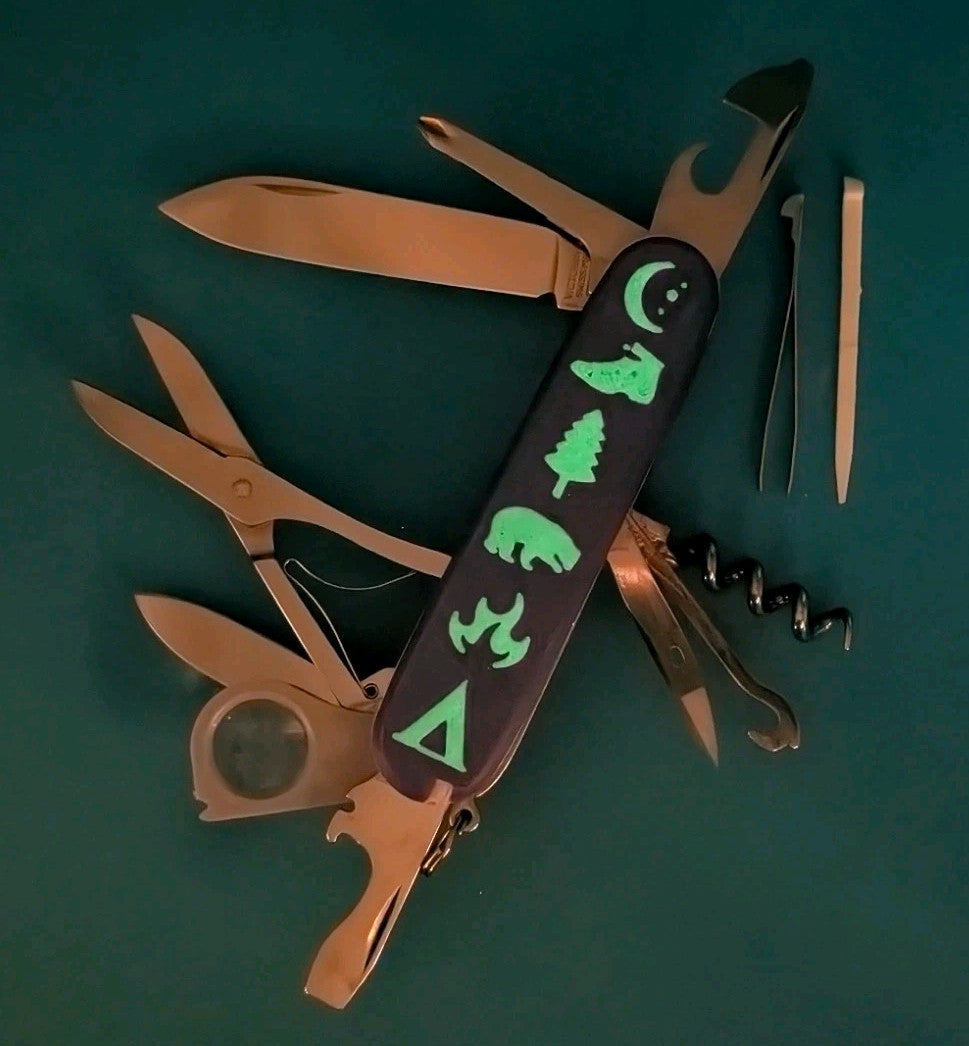 CUSTOM VICTORINOX EXPLORER GLOW IN THE DARK SWISS ARMY KNIFE MULTI TOOL! 91mm