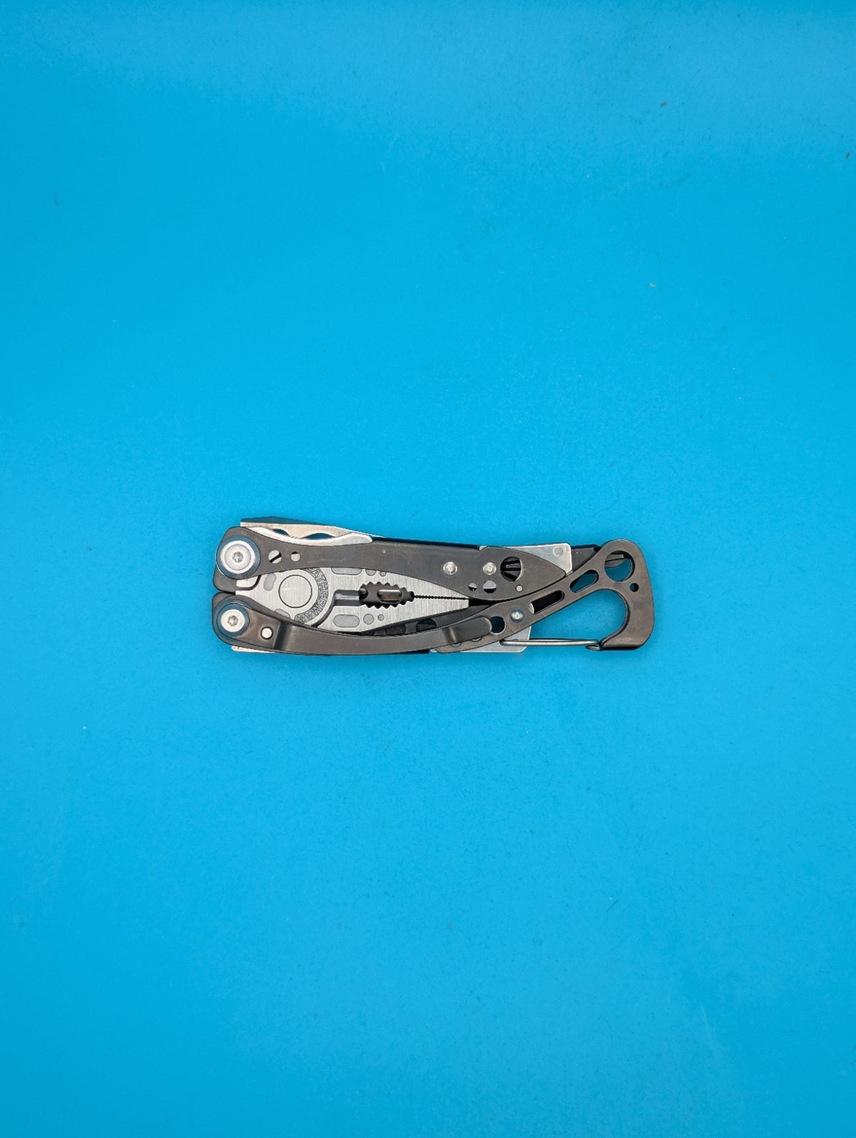 Leatherman Skeletool CX Multitool Plain Edge Knife!