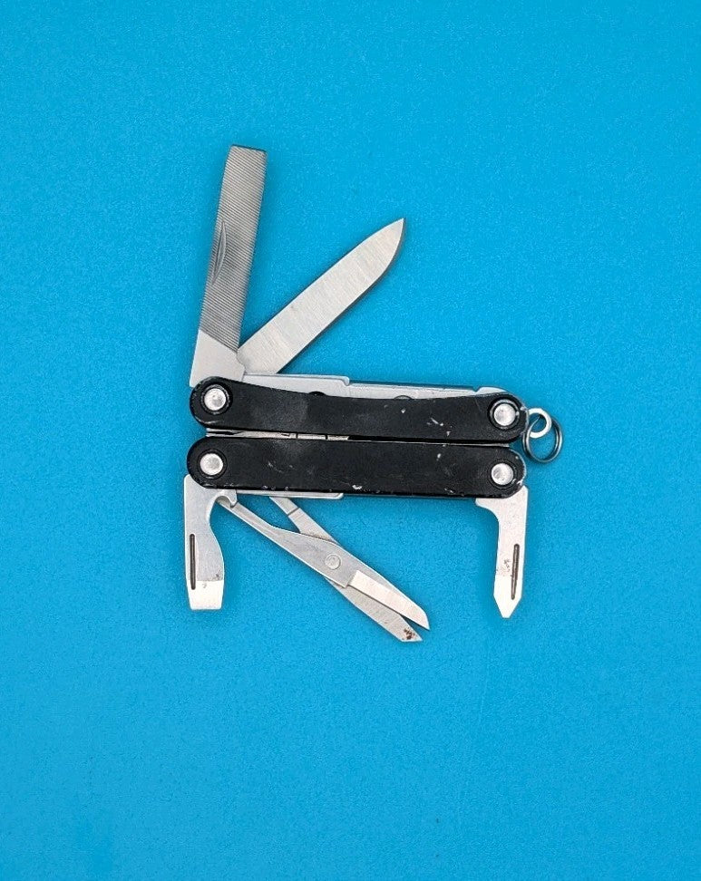 Leatherman SQUIRT PS4 Multi-Tool With Pliers Scissors Knife BLACK!