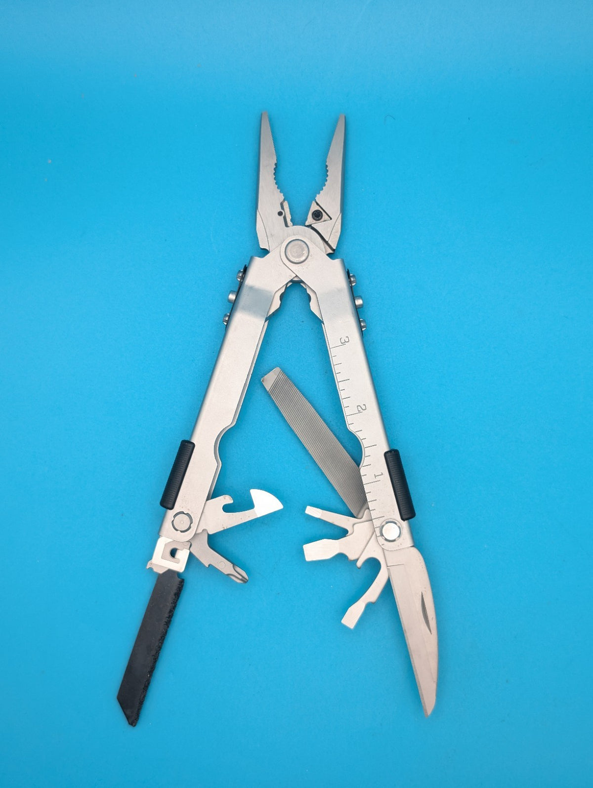 Gerber MP600 Multi-Tool Needle Nose Pliers!