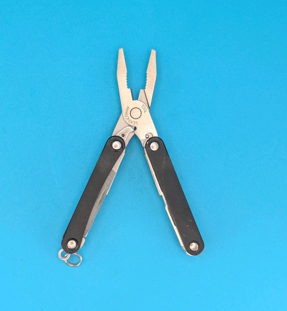 Leatherman SQUIRT PS4 Multi-Tool With Pliers Scissors Knife BLACK!