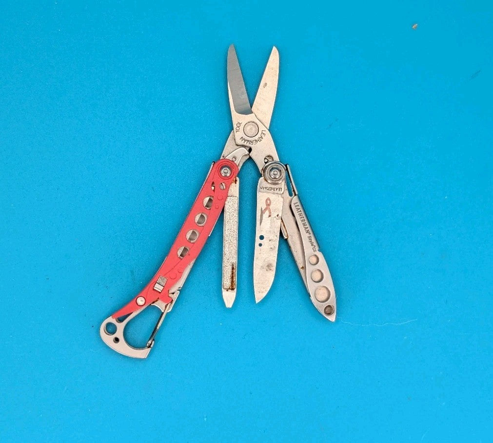 Rare Early Retired PINK Leatherman Style CS Multitool, Cancer Foundation