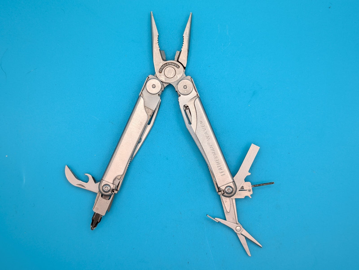 Leatherman Wave Multi Tool! Stainless! Retired! Free Shipping!