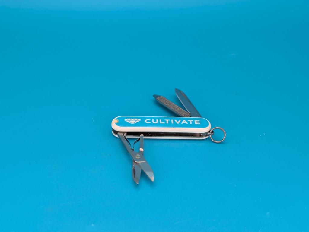 Victorinox Classic Swiss Army Knife Multi Tool! Diamond Cultivate! 58mm
