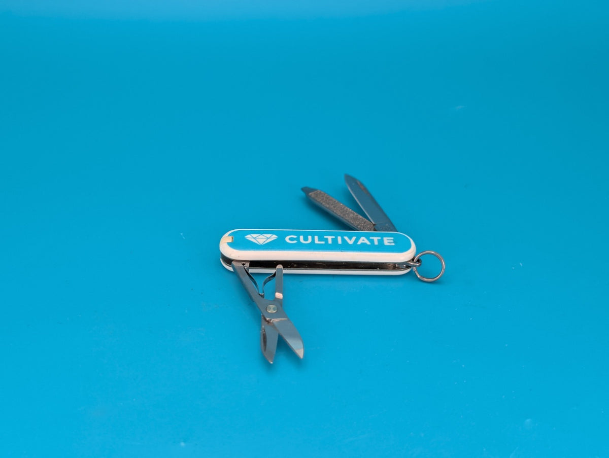 Victorinox Classic Swiss Army Knife Multi Tool! Diamond Cultivate! 58mm