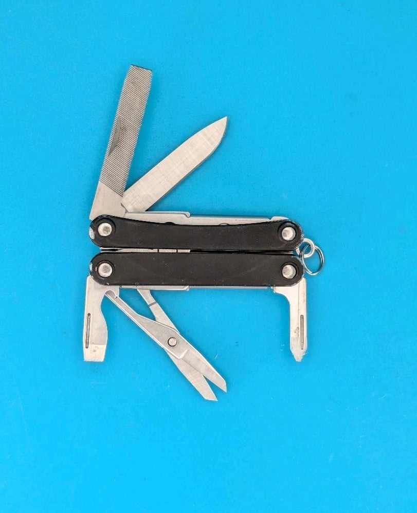 Leatherman SQUIRT PS4 Multi-Tool With Pliers Scissors Knife BLACK!