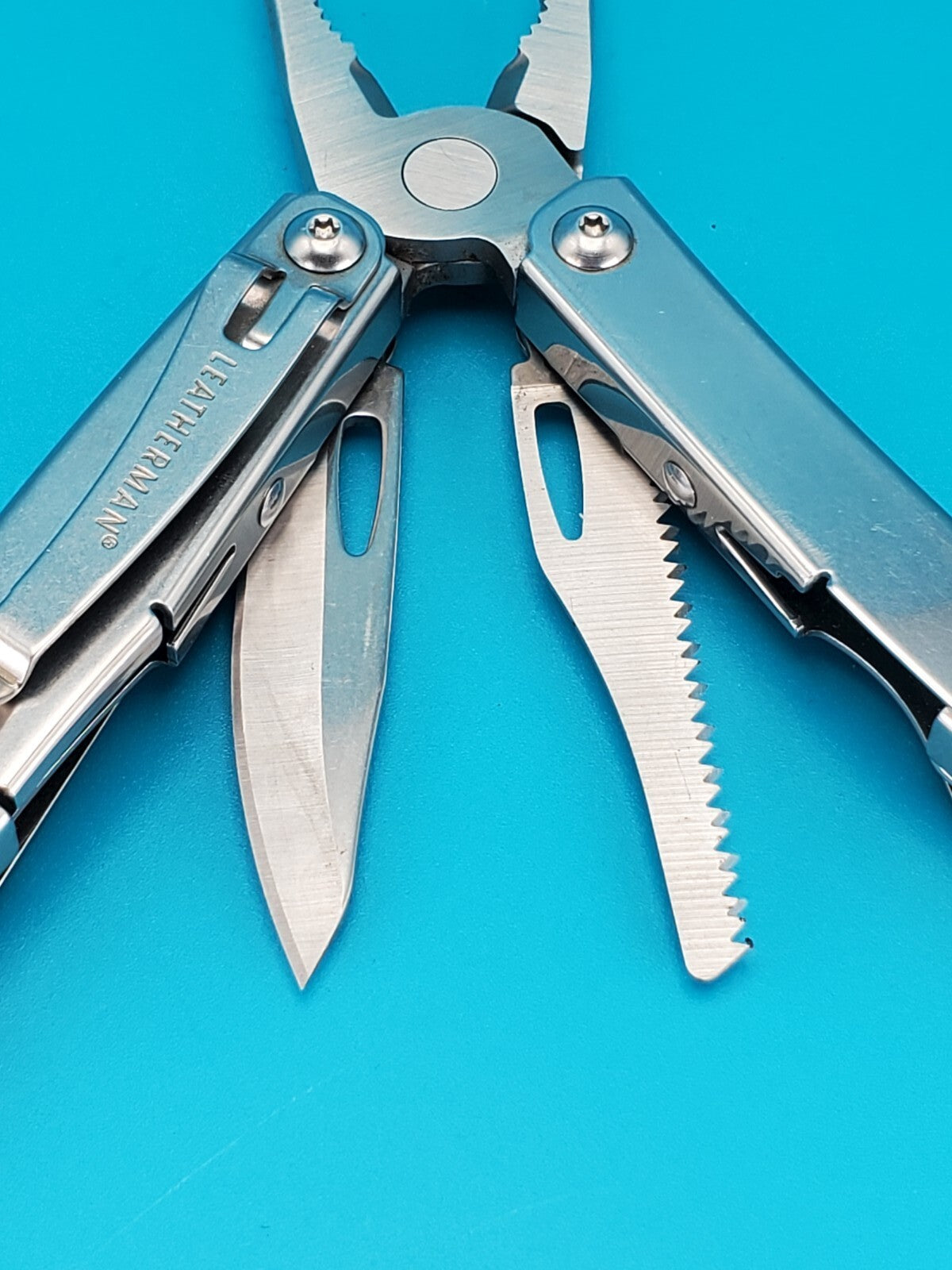 Leatherman Sidekick Multi-Tool, Knife, Pliers, Saw, Stainless!