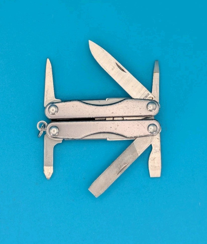 Leatherman Squirt P4 Multi-Tool, Key Ring, Retired, GRAY!
