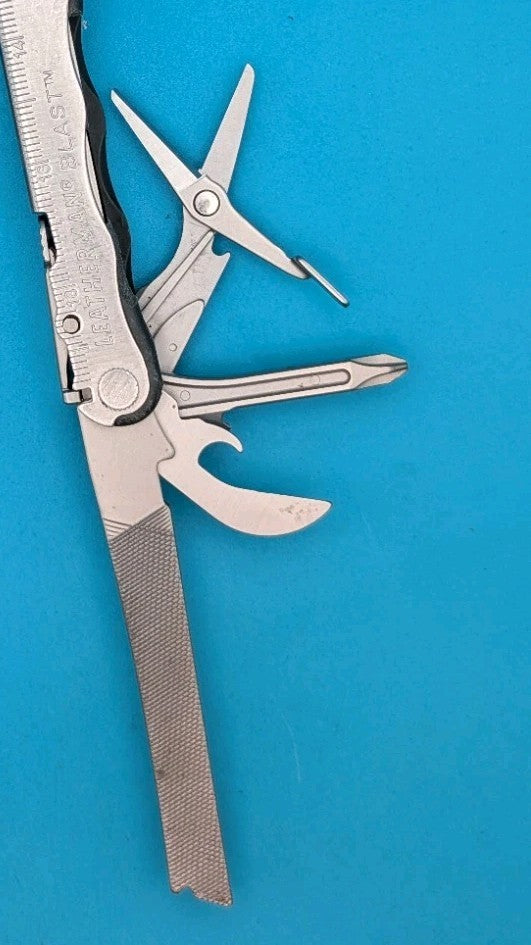 Leatherman BLAST Multi-Tool , Retired Multitool w/ Knife Pliers