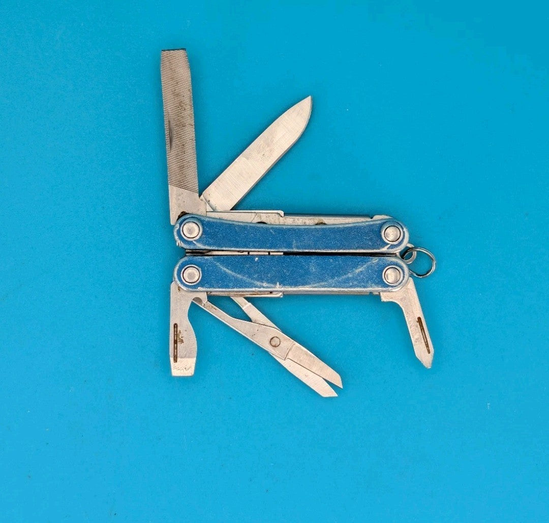 Leatherman SQUIRT PS4 Multi-Tool With Pliers Scissors Knife BLUE!
