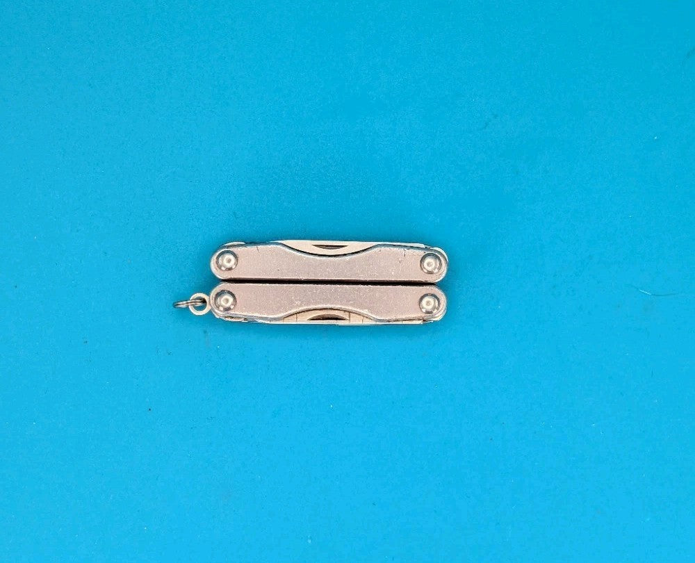Leatherman Squirt S4 Multi-Tool, Key Ring, Retired, GRAY!