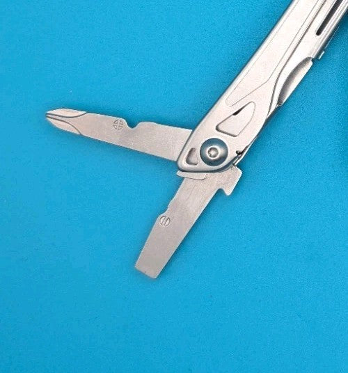 Leatherman Sidekick Multi-Tool, Knife, Pliers, Saw, Stainless!