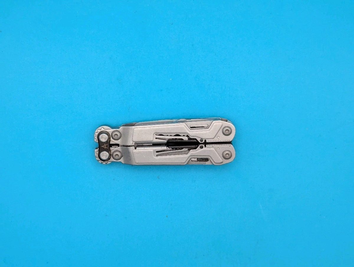 SOG PowerPint Tool Compact Lightweight Silver Multi-Tool!