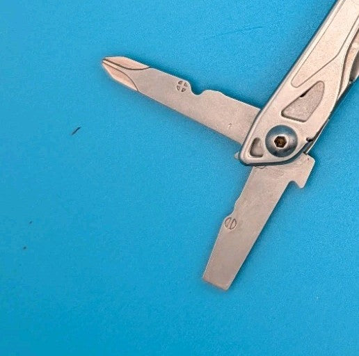LEATHERMAN WINGMAN MULTI-TOOL! FAST SHIPPING!