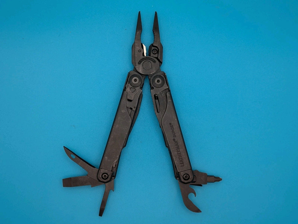 Leatherman Surge Heavy Duty Multi-Tool! GOOD WORKING CONDITION! BLACK OXIDE!