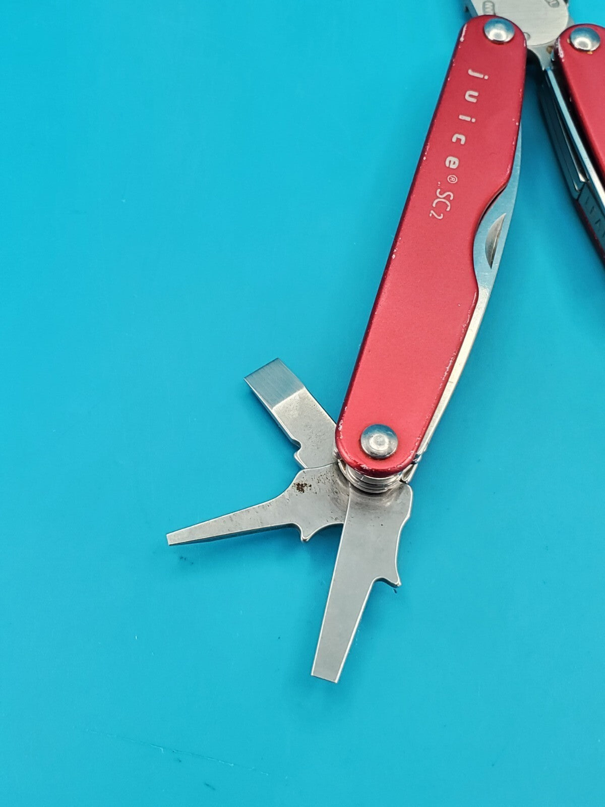 Leatherman Juice SC2 Red Retired Knife Multi Tool! RARE!