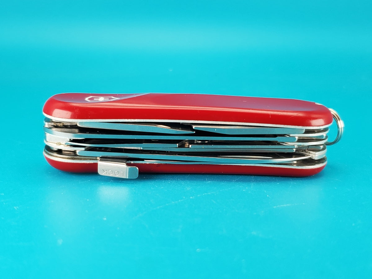 Victorinox Evo S17 Red Swiss Army Knife Multi Tool! NICE!