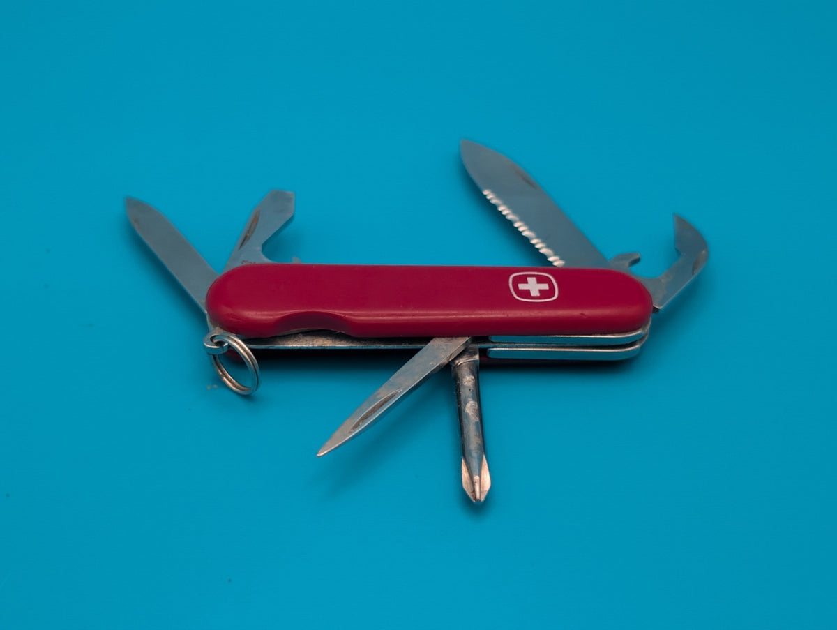 Wenger Serrated Highlander Red Swiss Army Knife Multi Tool! 85mm