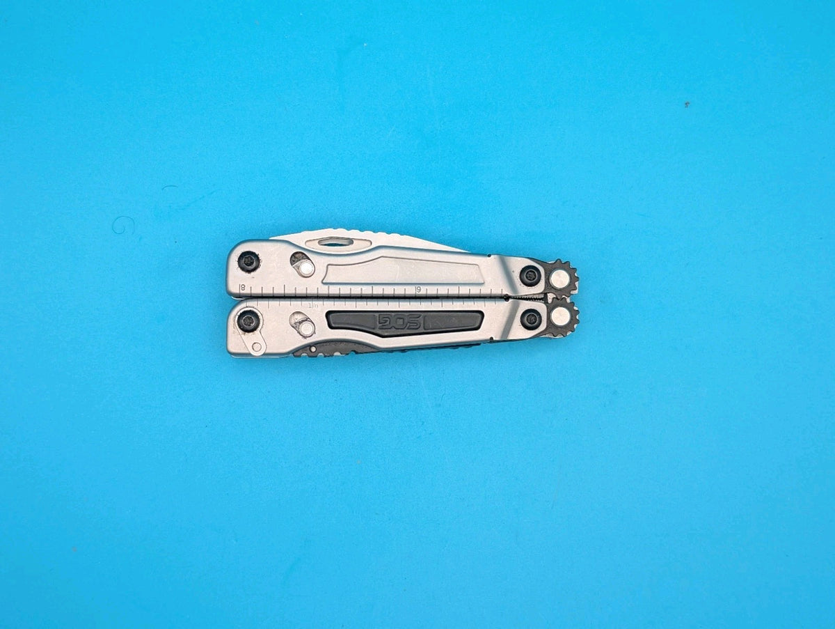 Retired SOG PowerPlay Knife Pliers Multi Tool!