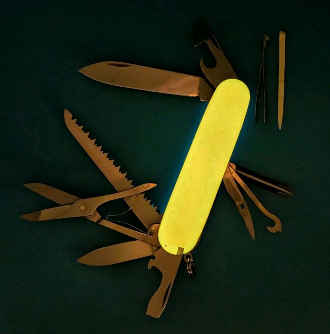 CUSTOM VICTORINOX FIELDMASTER GLOW IN THE DARK ORANGE & BLUE SWISS ARMY KNIFE!