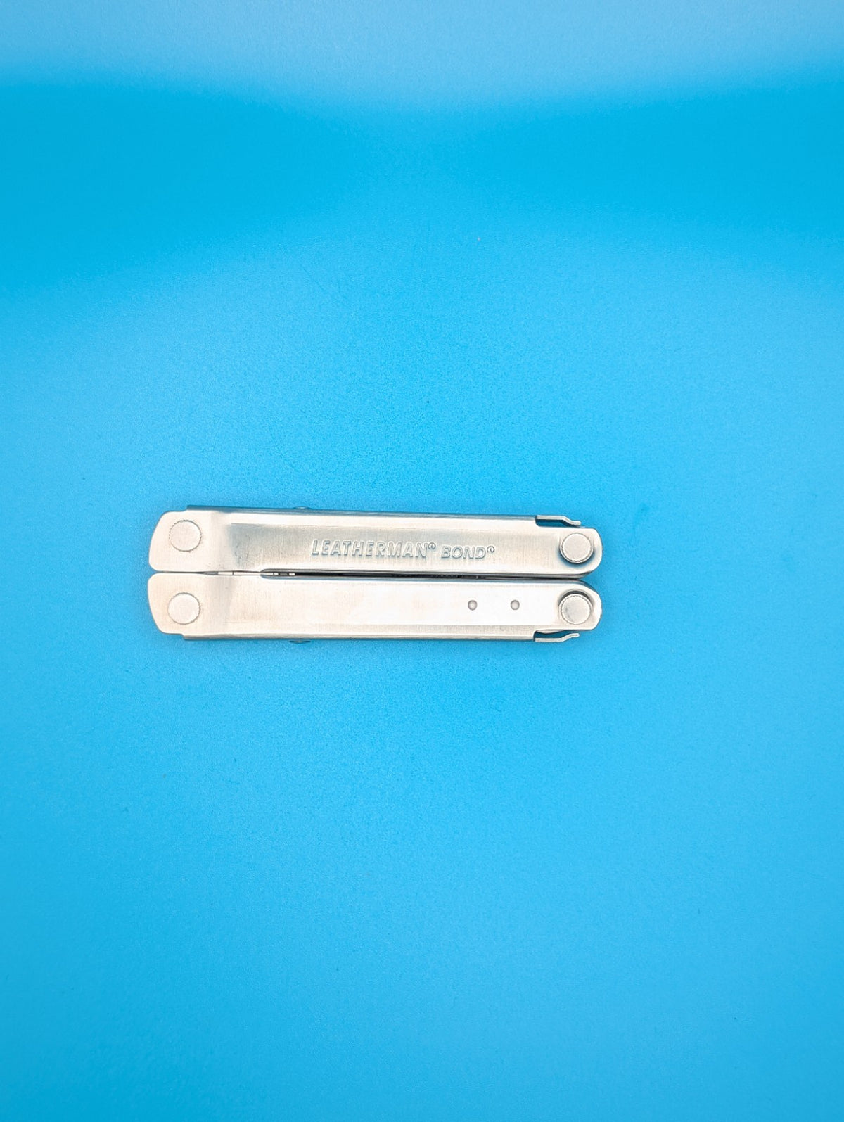 LEATHERMAN Bond Multitool, Stainless Steel Everyday Tool! WITH SHEATH!
