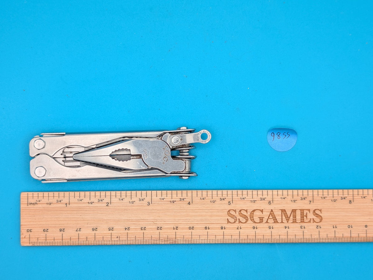 SOG ParaTool Multi-Tool Pliers Saw Screwdrivers Knife Stainless Steel