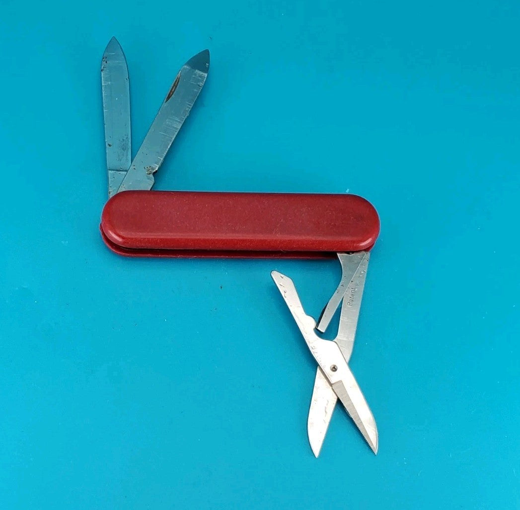 Wenger VIP Swiss Army Knife Multi Tool! Rose on Scales! RARE!