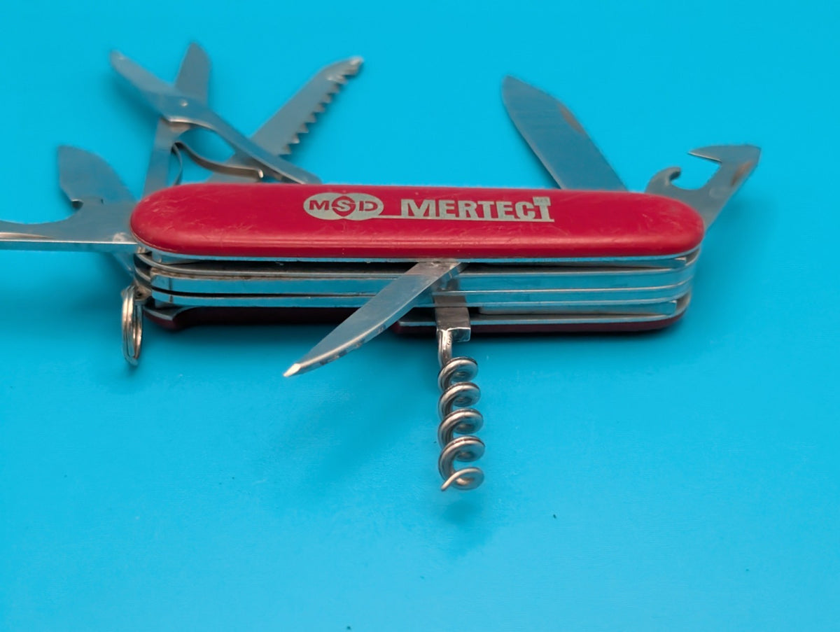 VINTAGE VICTORINOX VICTORIA RED HUNTSMAN KNIFE MULTI TOOL!
