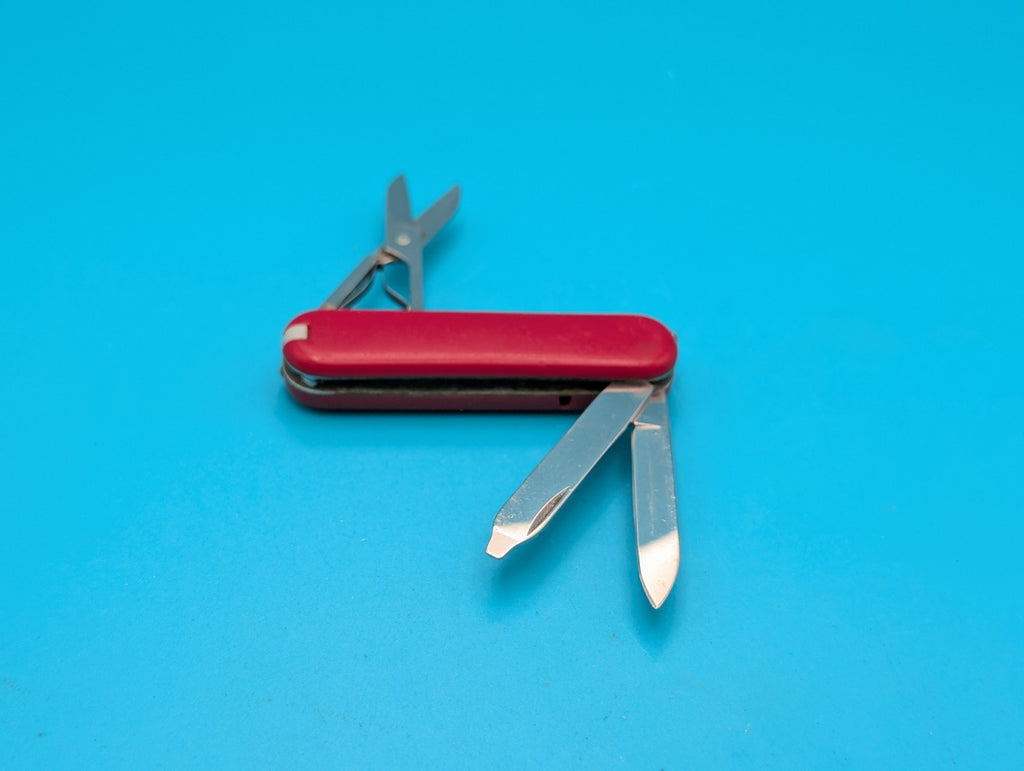 Victorinox Signature Lite Red Swiss Army Knife, 58mm, Red LED