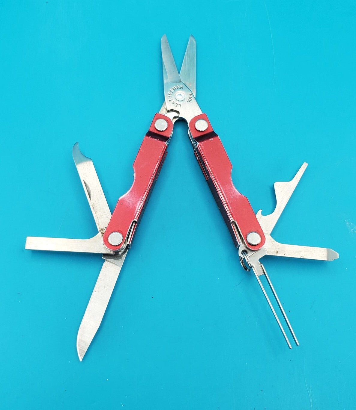 Leatherman Micra Multi-Tool, Knife, Scissors, Key Ring, Red!