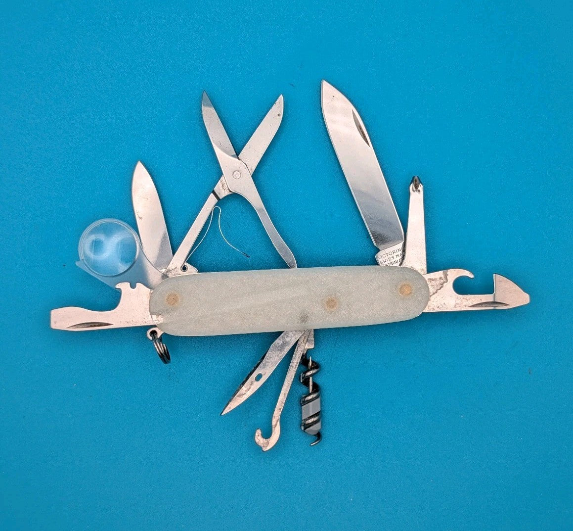 CUSTOM VICTORINOX EXPLORER GLOW IN THE DARK SWISS ARMY KNIFE MULTI TOOL! 91mm