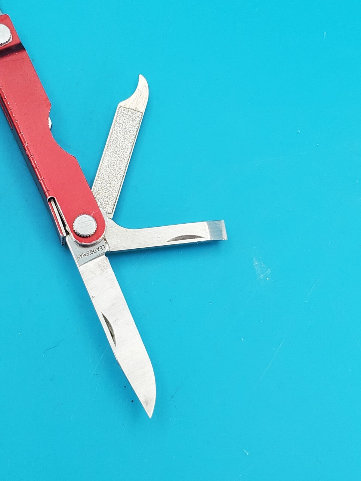 Leatherman Micra Multi-Tool, Knife, Scissors, Key Ring, Red!