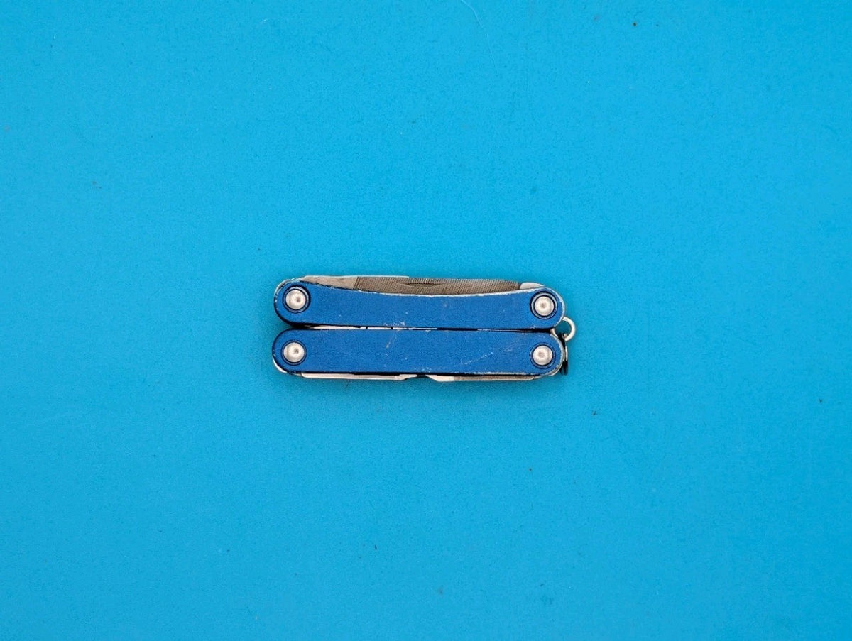 Leatherman SQUIRT PS4 Multi-Tool With Pliers Scissors Knife BLUE!